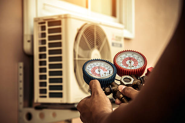 Professional Hvac technician working in Wallingford, PA
